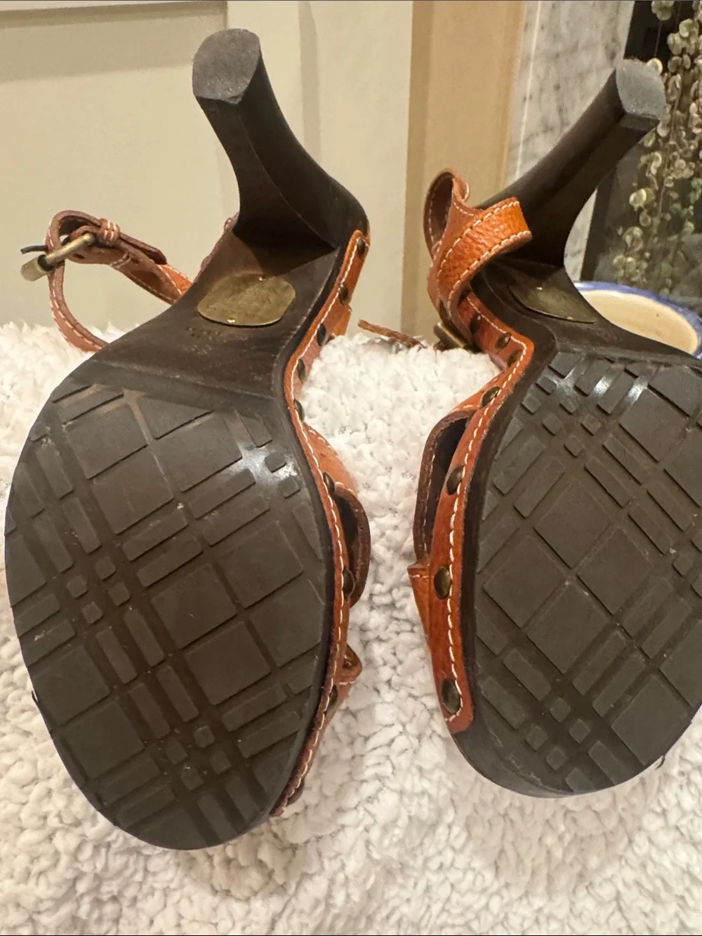 Burberry Tan Leather Knotted Sandals